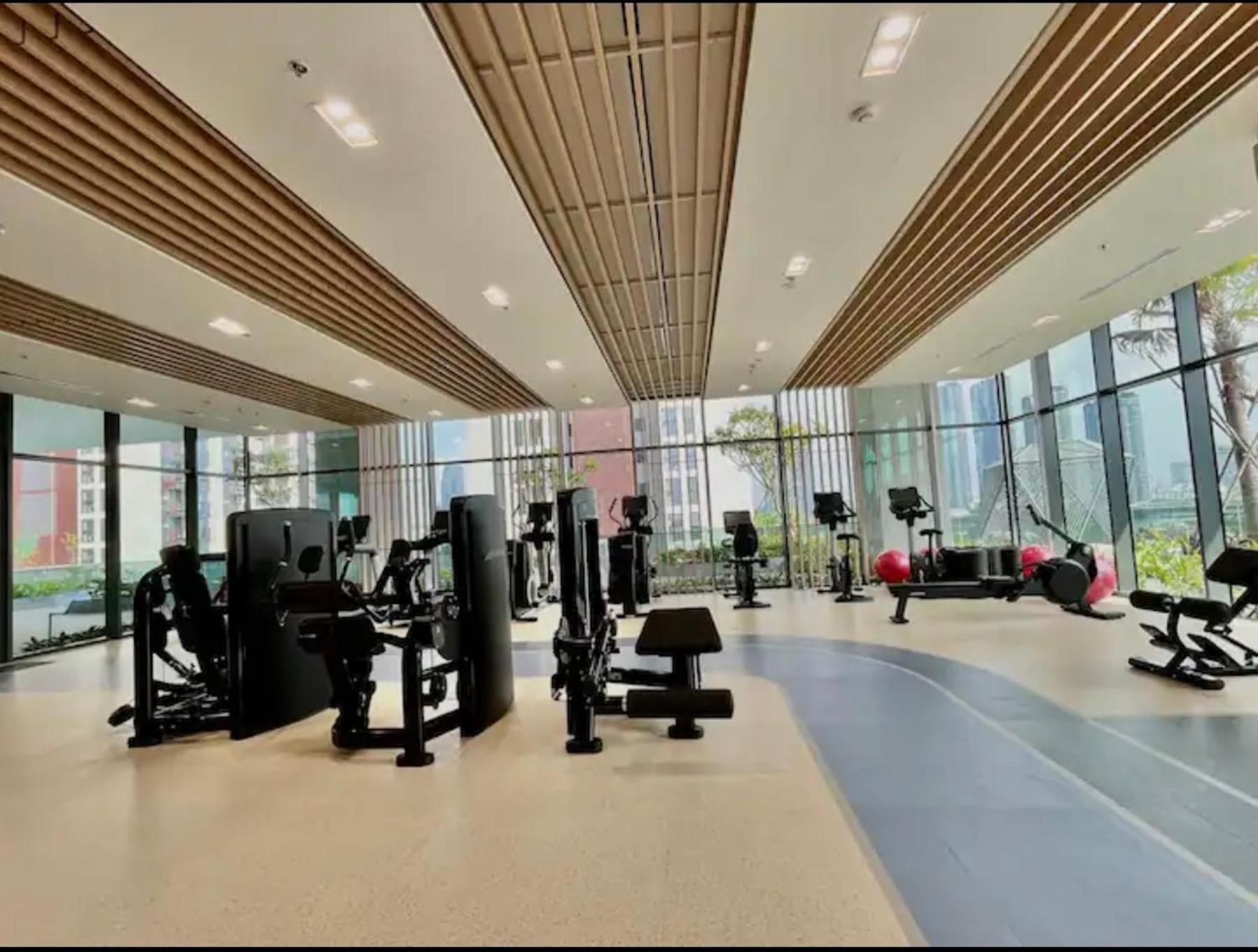 The Metropole -Complex "Opera, Crest, Galleria " -Free Pool-Gym-Sauna Room-Yoga Room Хошимин Экстерьер фото