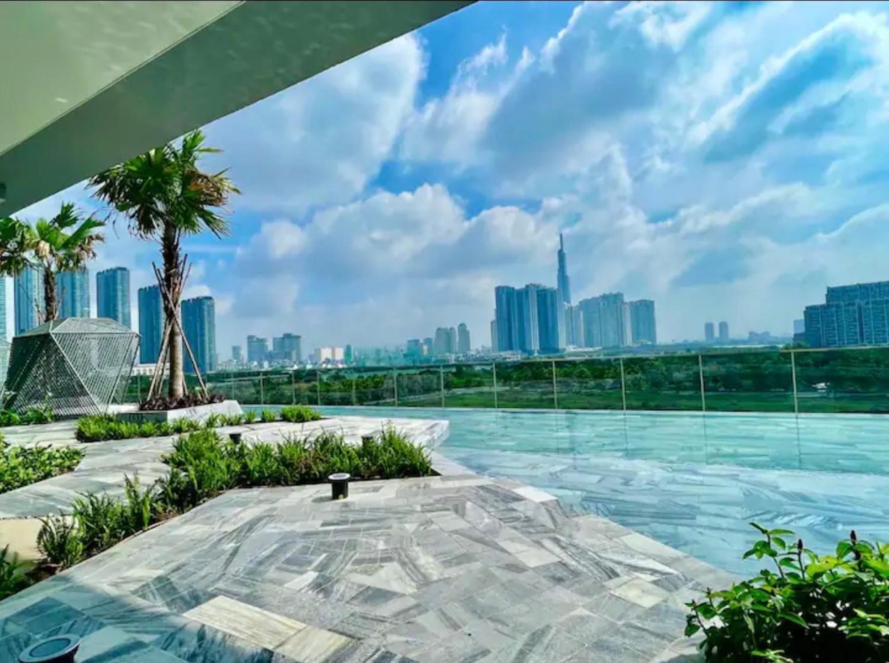 The Metropole -Complex "Opera, Crest, Galleria " -Free Pool-Gym-Sauna Room-Yoga Room Хошимин Экстерьер фото