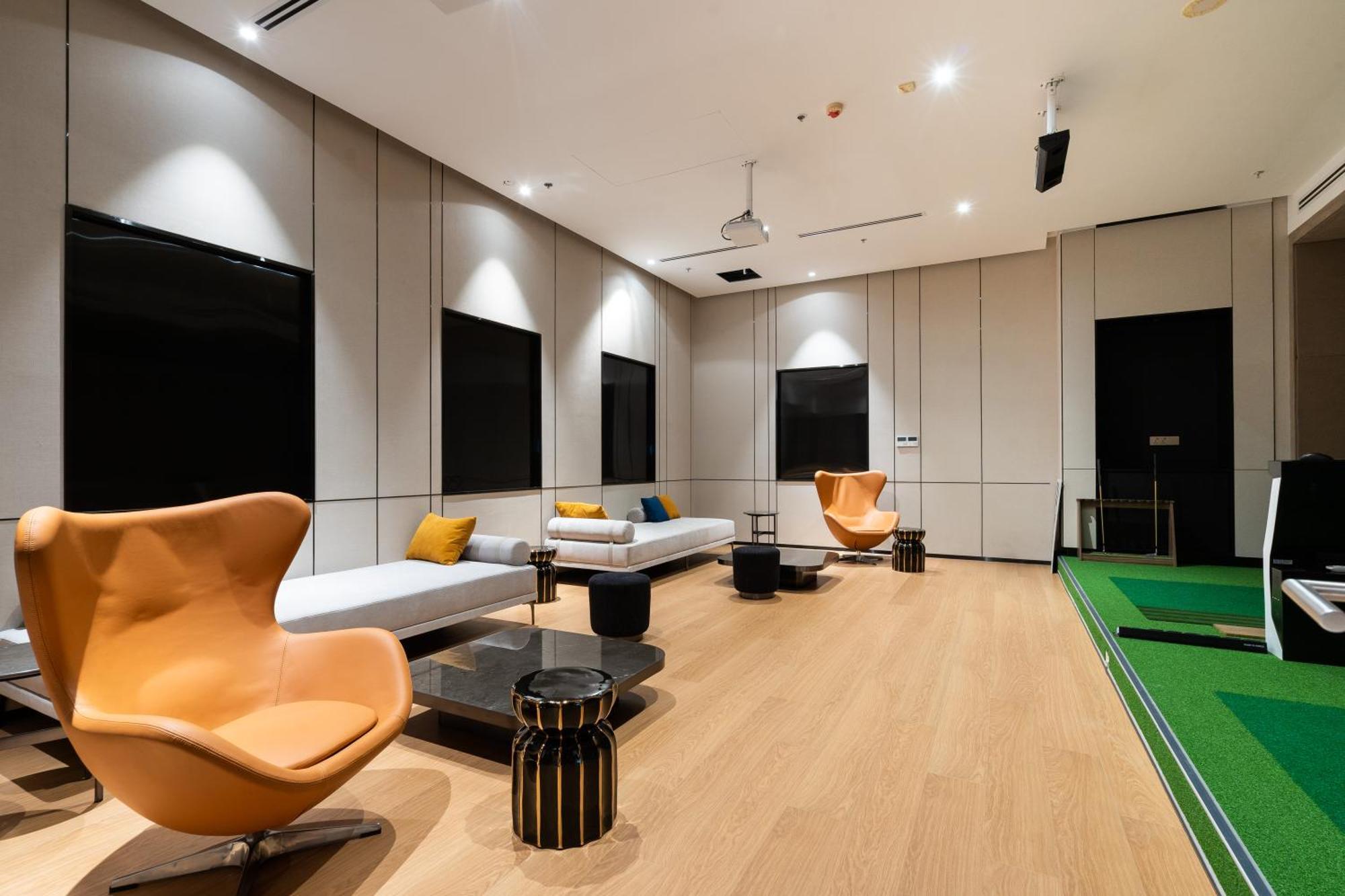 The Metropole -Complex "Opera, Crest, Galleria " -Free Pool-Gym-Sauna Room-Yoga Room Хошимин Экстерьер фото
