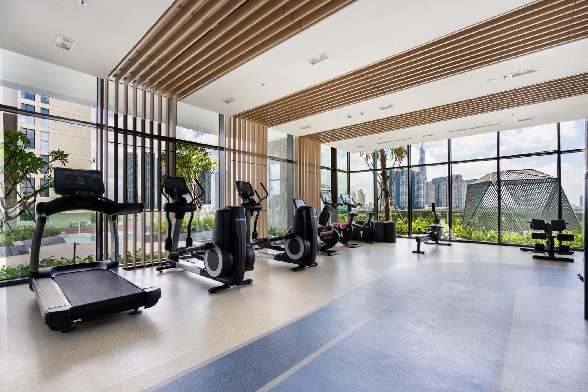 The Metropole -Complex "Opera, Crest, Galleria " -Free Pool-Gym-Sauna Room-Yoga Room Хошимин Экстерьер фото