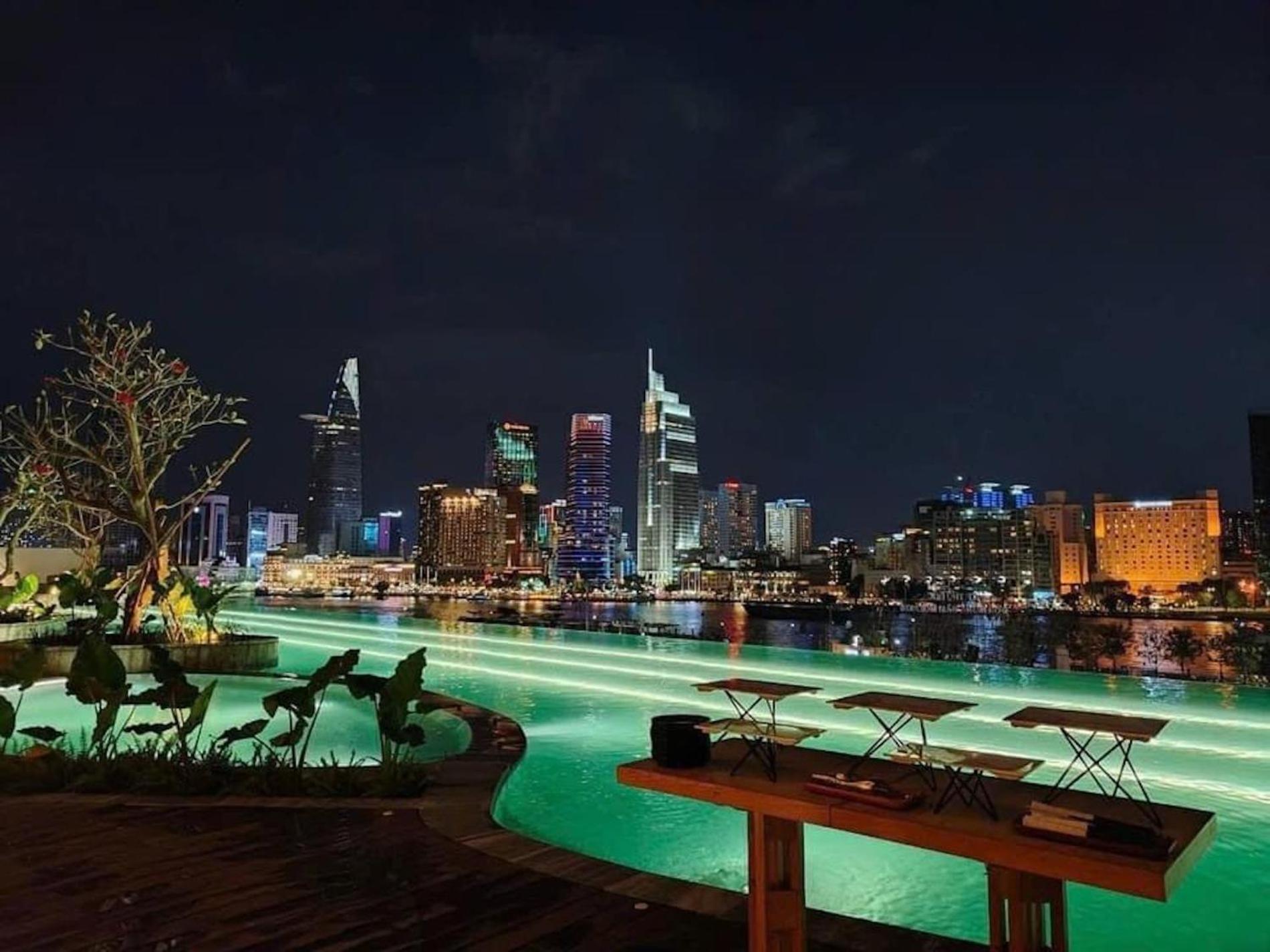 The Metropole -Complex "Opera, Crest, Galleria " -Free Pool-Gym-Sauna Room-Yoga Room Хошимин Экстерьер фото