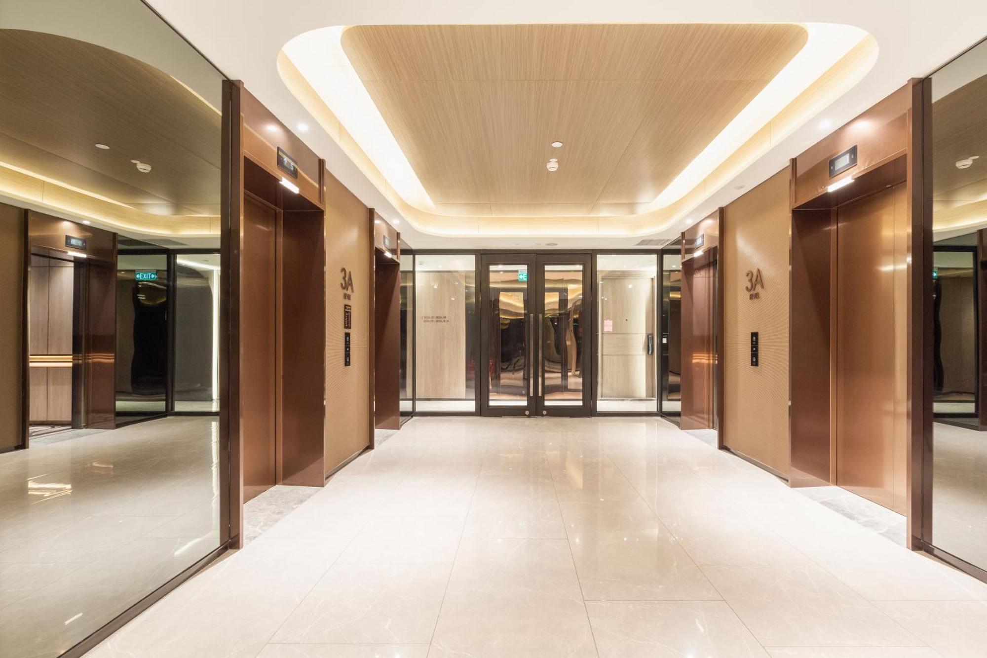 The Metropole -Complex "Opera, Crest, Galleria " -Free Pool-Gym-Sauna Room-Yoga Room Хошимин Экстерьер фото